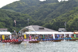 海まつり「小早（こはや）レース」