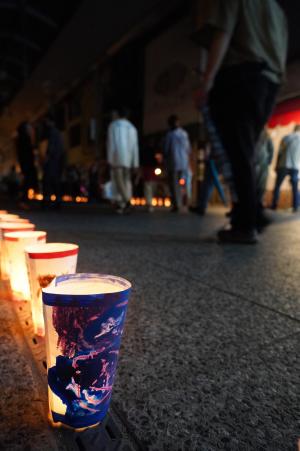 商店街に並ぶぼんぼりの写真