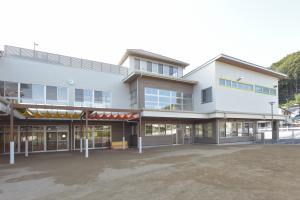 みなり認定こども園外観