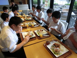 しっかり学習した後に食べる昼食は美味しかったです。