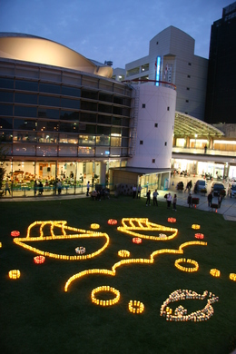 しまなみ交流館前にもぼんぼりアートが。