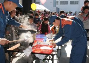 非常食の試食体験もありました。